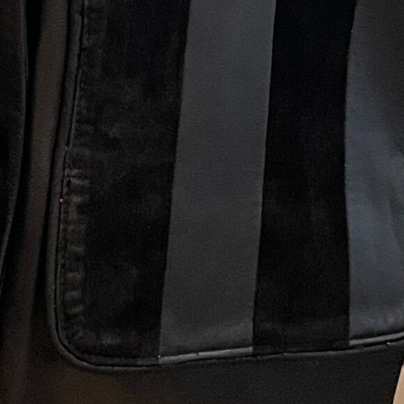 FAIR PERRE Women's Genuine Leather Jacket - Picture 3 of 5